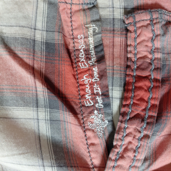 Roar Women's Plaid Rhinestone Button Down Shirt Sz M - Red and White Cross - Picture 6 of 7